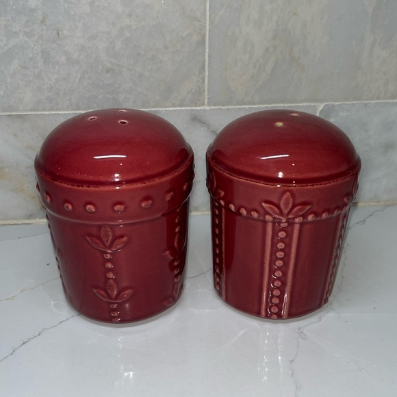 Debby Segura Designs Other - Sorrento Beaujolais (Burgundy) Salt/Pepper Set